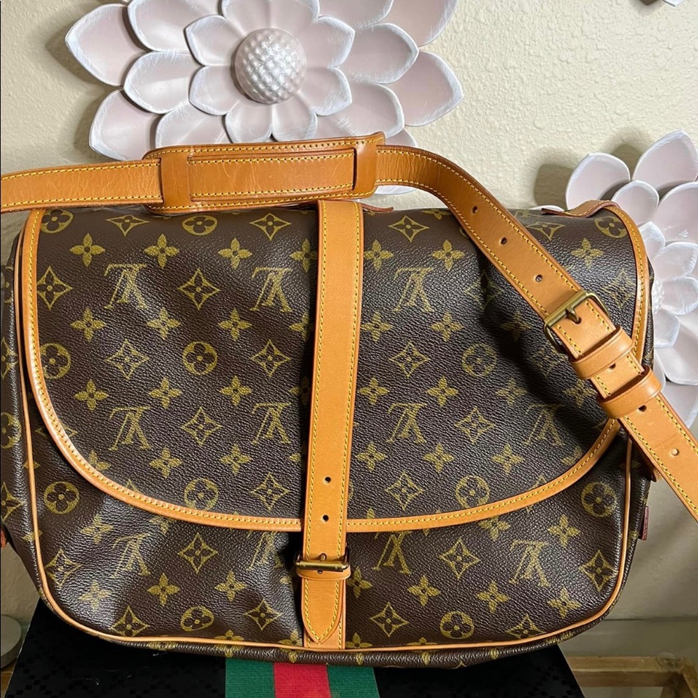 LOUIS VUITTON MONOGRAM SAUMUR 35